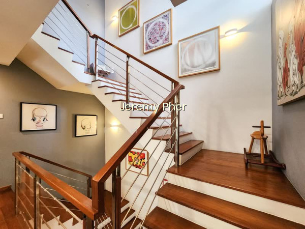 RENOVATED CORNER TERRACE IN SERANGOON GARDEN ESTATE photo 6