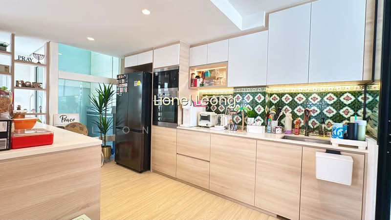 ? DISTRICT 19 100% MOVE IN COND WITH LIFT 999Y CORNER TERRACE photo 4