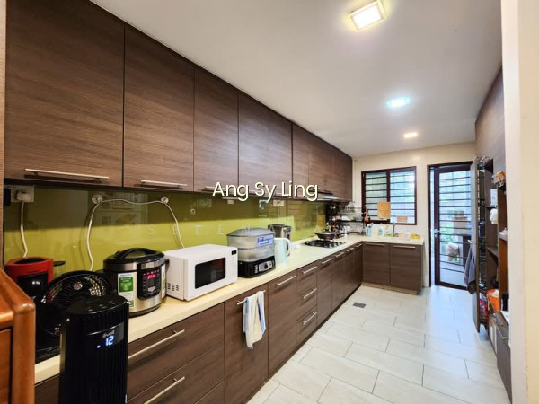 BARTLEY VILLAS photo 3