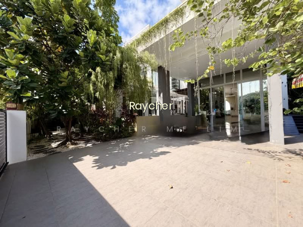 RARE SEA VIEW / PARK VIEW DETACHED photo 2