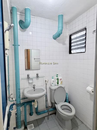 149 SILAT AVENUE photo 6