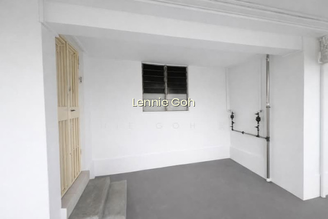 149 SILAT AVENUE photo 6