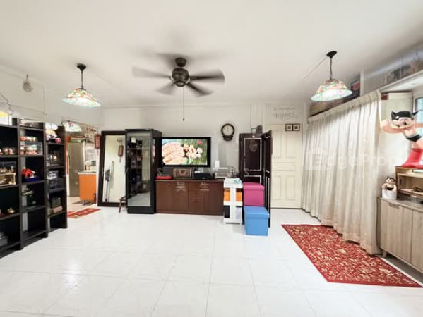 9 GLOUCESTER ROAD photo 2