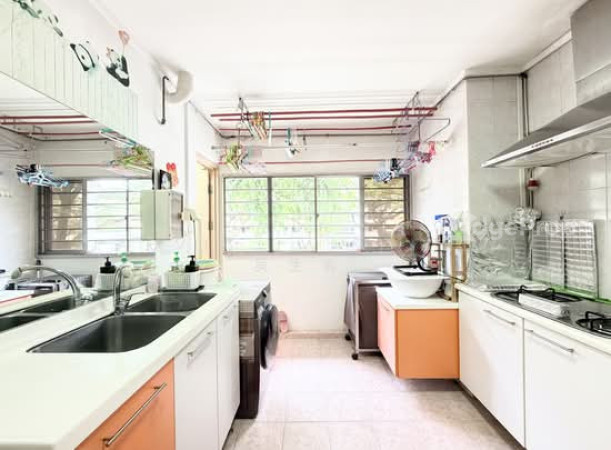 9 GLOUCESTER ROAD photo 3