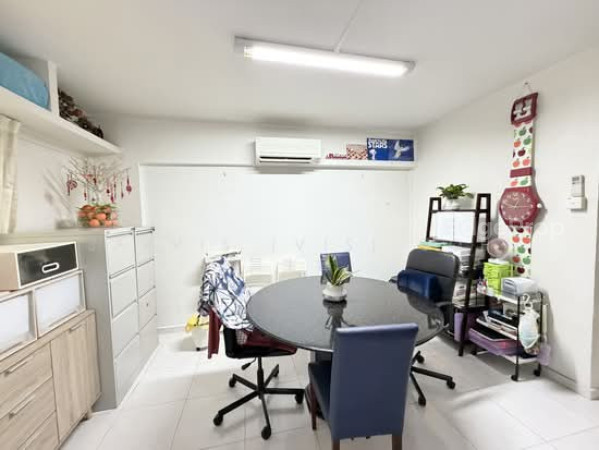 9 GLOUCESTER ROAD photo 5