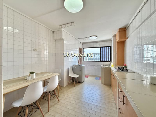 241 SERANGOON AVENUE 3 photo 6