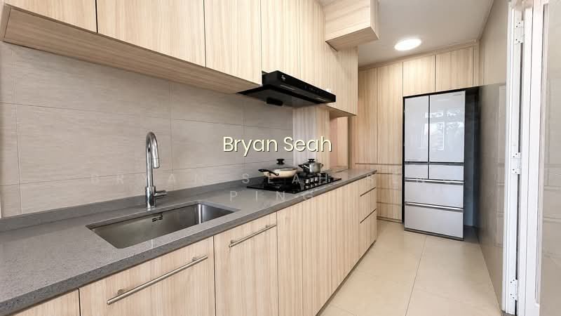 8 TOH YI DRIVE photo 2