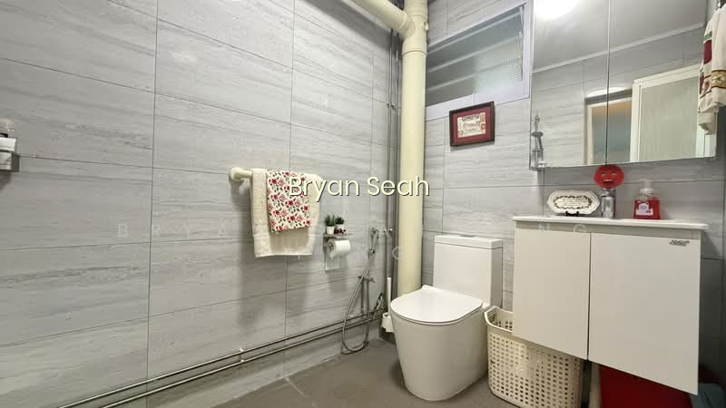8 TOH YI DRIVE photo 3