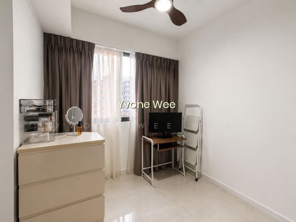 RIVERFRONT RESIDENCES photo 3