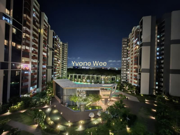 RIVERFRONT RESIDENCES photo 5