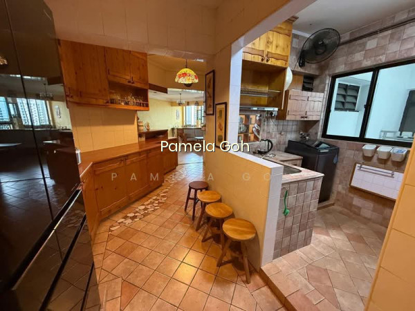 236 COMPASSVALE WALK photo 5
