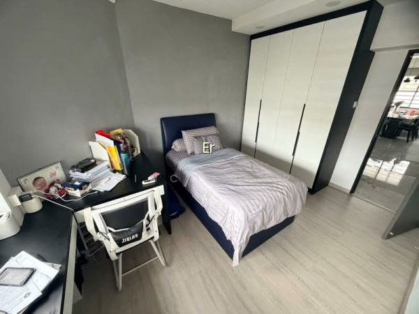 228C COMPASSVALE WALK photo 3