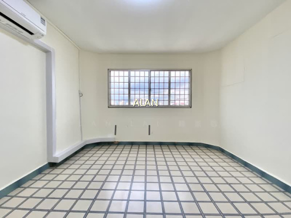 226 JURONG EAST STREET 21 photo 3