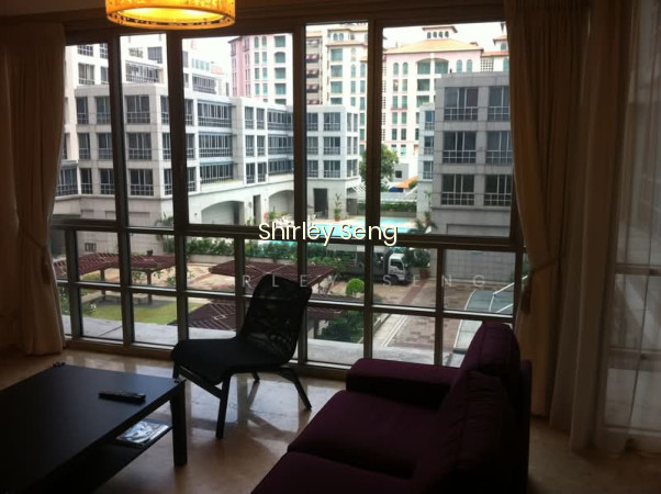 UE SQUARE photo 6