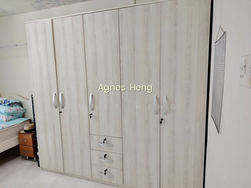 240 SERANGOON AVENUE 2 image 1 of 6