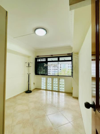 476 SEMBAWANG DRIVE photo 6