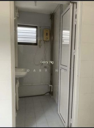 174 BOON LAY DRIVE photo 5