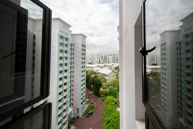 296B COMPASSVALE CRESCENT photo 5