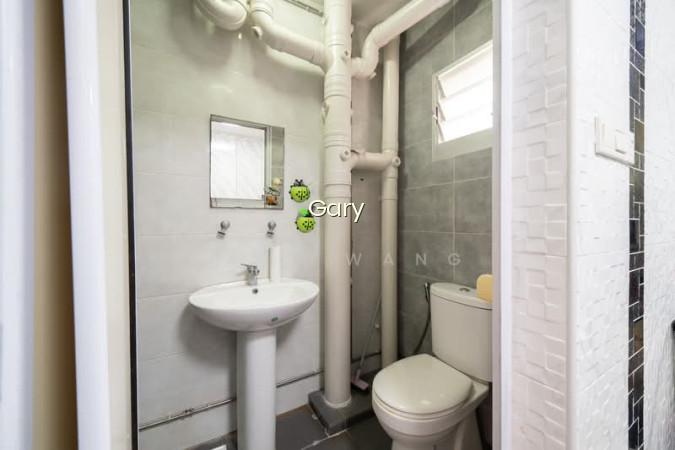 296B COMPASSVALE CRESCENT photo 6