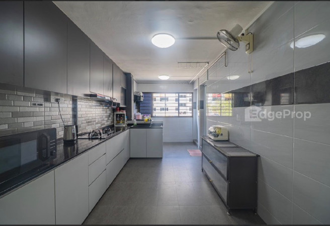105 ALJUNIED CRESCENT photo 3