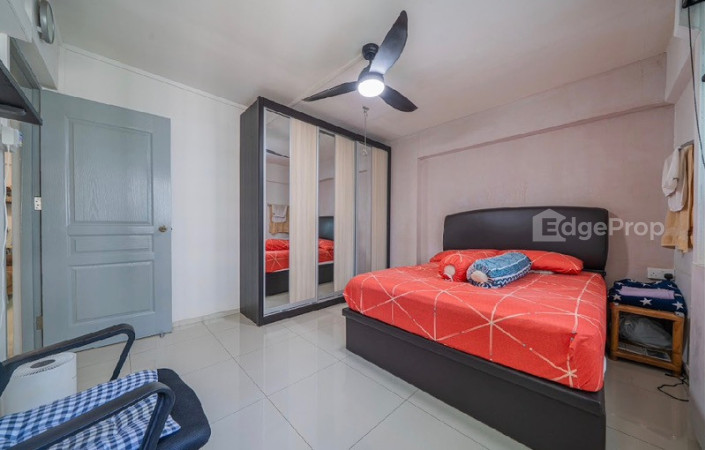 105 ALJUNIED CRESCENT photo 4