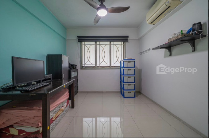 105 ALJUNIED CRESCENT photo 5