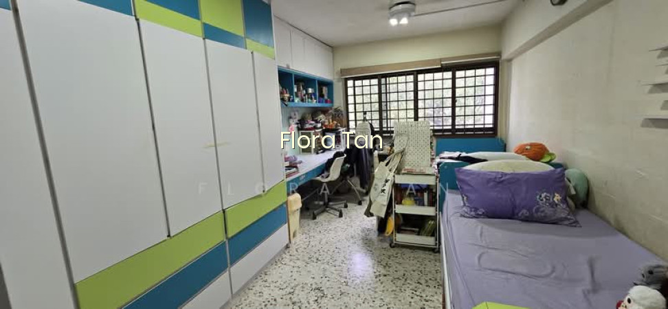 15 EUNOS CRESCENT photo 5