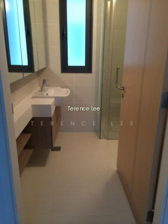 THE LAKEFRONT RESIDENCES photo 6