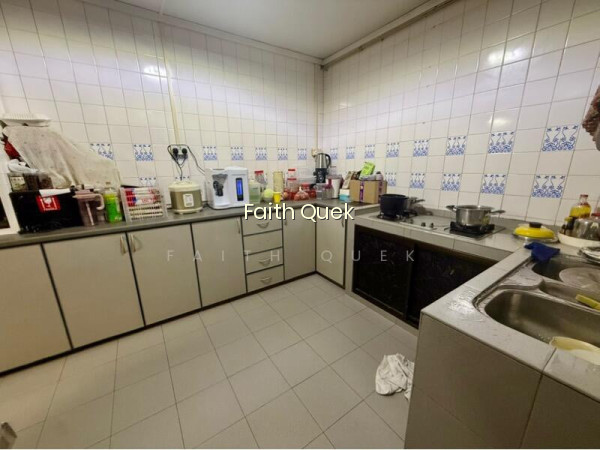 258 BOON LAY DRIVE photo 6
