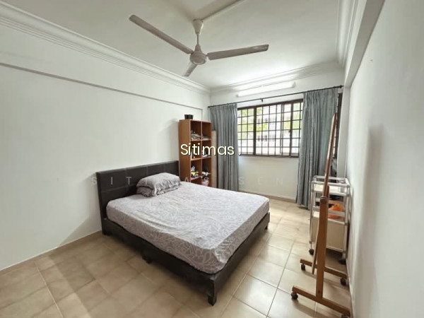 403 JURONG WEST STREET 42 photo 3