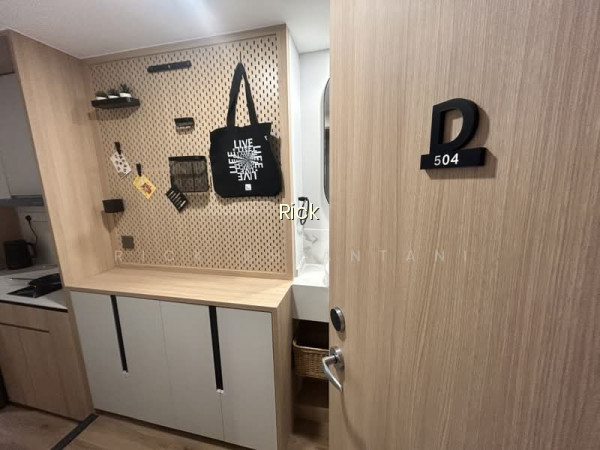 LUXURIOUS RV STUDIO 2