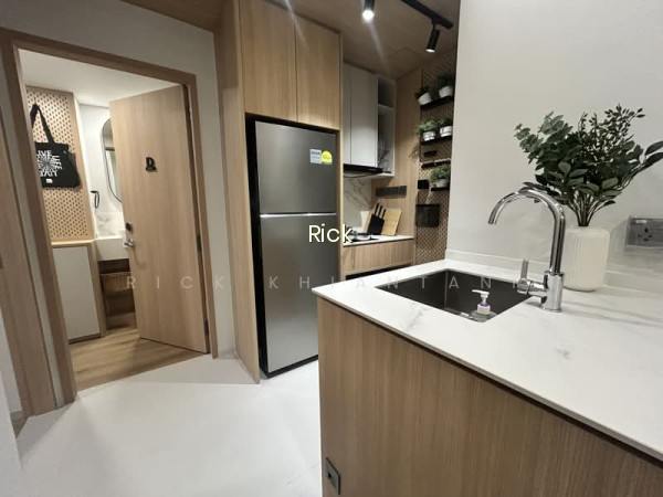 LUXURIOUS RV STUDIO 3