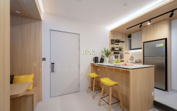 LUXURIOUS RV STUDIO 7