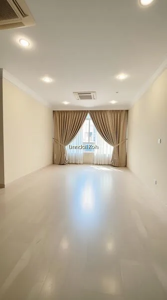 Casa Emerald image 1 of 9