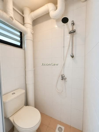 98 COMMONWEALTH CRESCENT photo 5