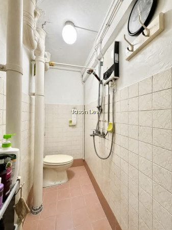 98 COMMONWEALTH CRESCENT photo 6