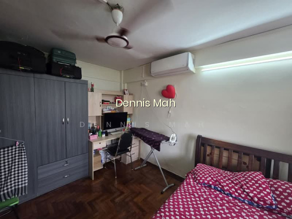 75 WHAMPOA DRIVE