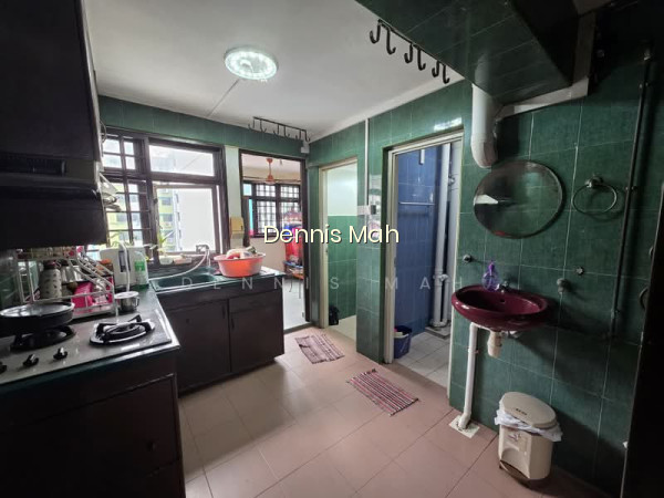 75 WHAMPOA DRIVE photo 3