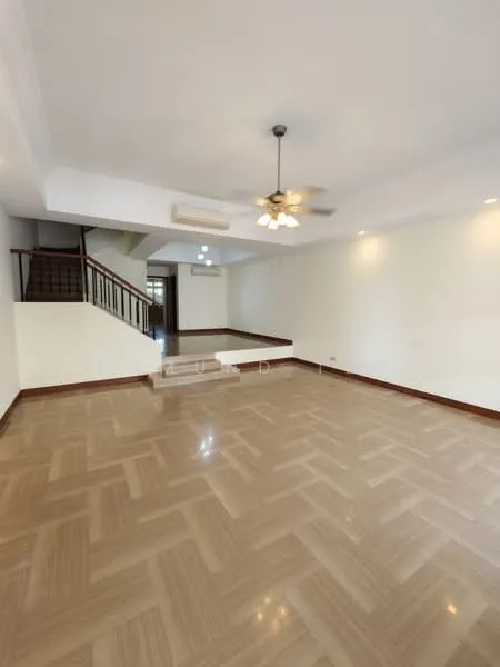 Bedok Grove image 1 of 10