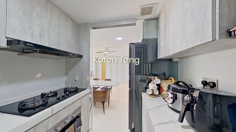 THE LAKEFRONT RESIDENCES photo 6