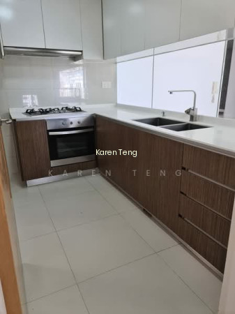 THE LAKEFRONT RESIDENCES photo 6