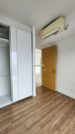 THE LAKEFRONT RESIDENCES photo 4