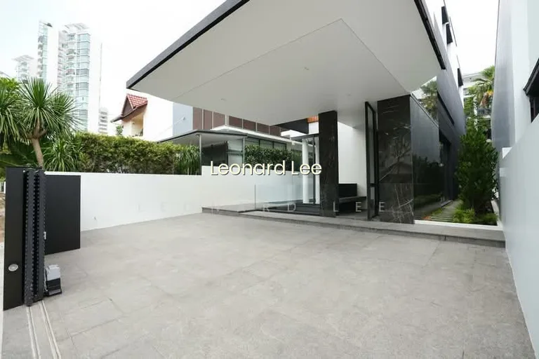 Holland Grove Park Mount Sinai / Grove Drive / Holland Park image 1 of 10