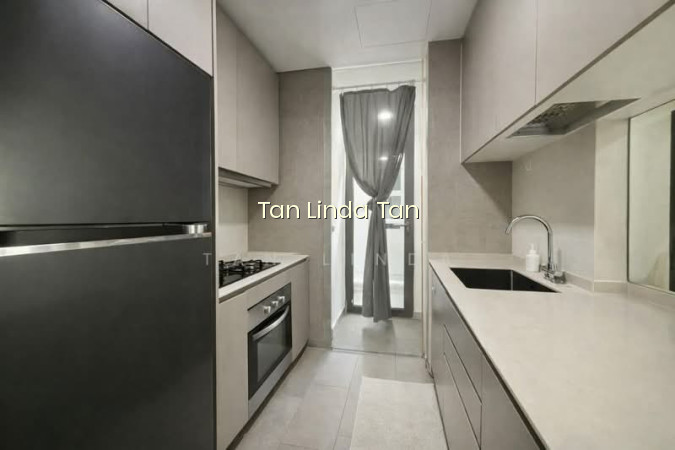STRATUM photo 2