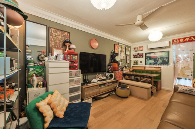 81 COMMONWEALTH CLOSE photo 2