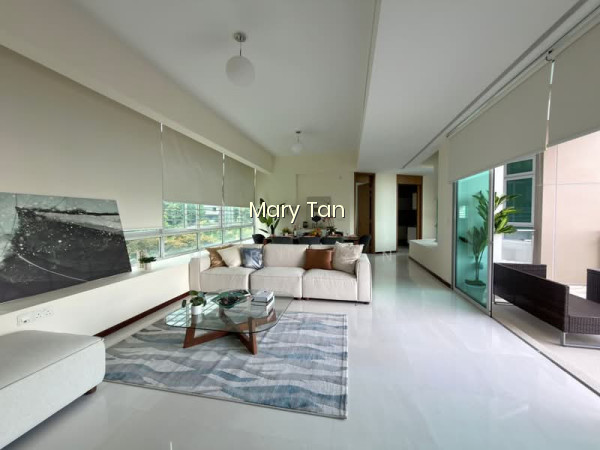 RESIDENCES @ EMERALD HILL