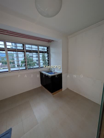 169 STIRLING ROAD photo 2