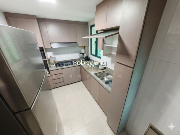 100 WHAMPOA DRIVE photo 2