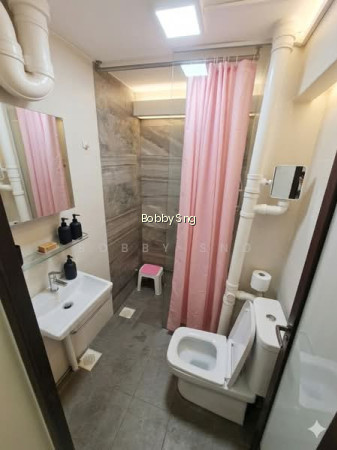 100 WHAMPOA DRIVE photo 3
