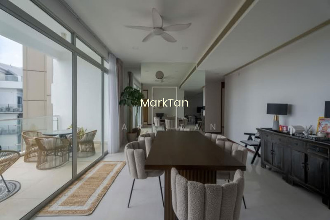 RESIDENCES @ EMERALD HILL